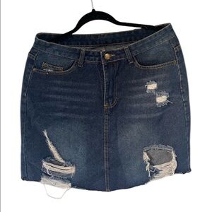 Distressed Denim Skirt (Large)💙